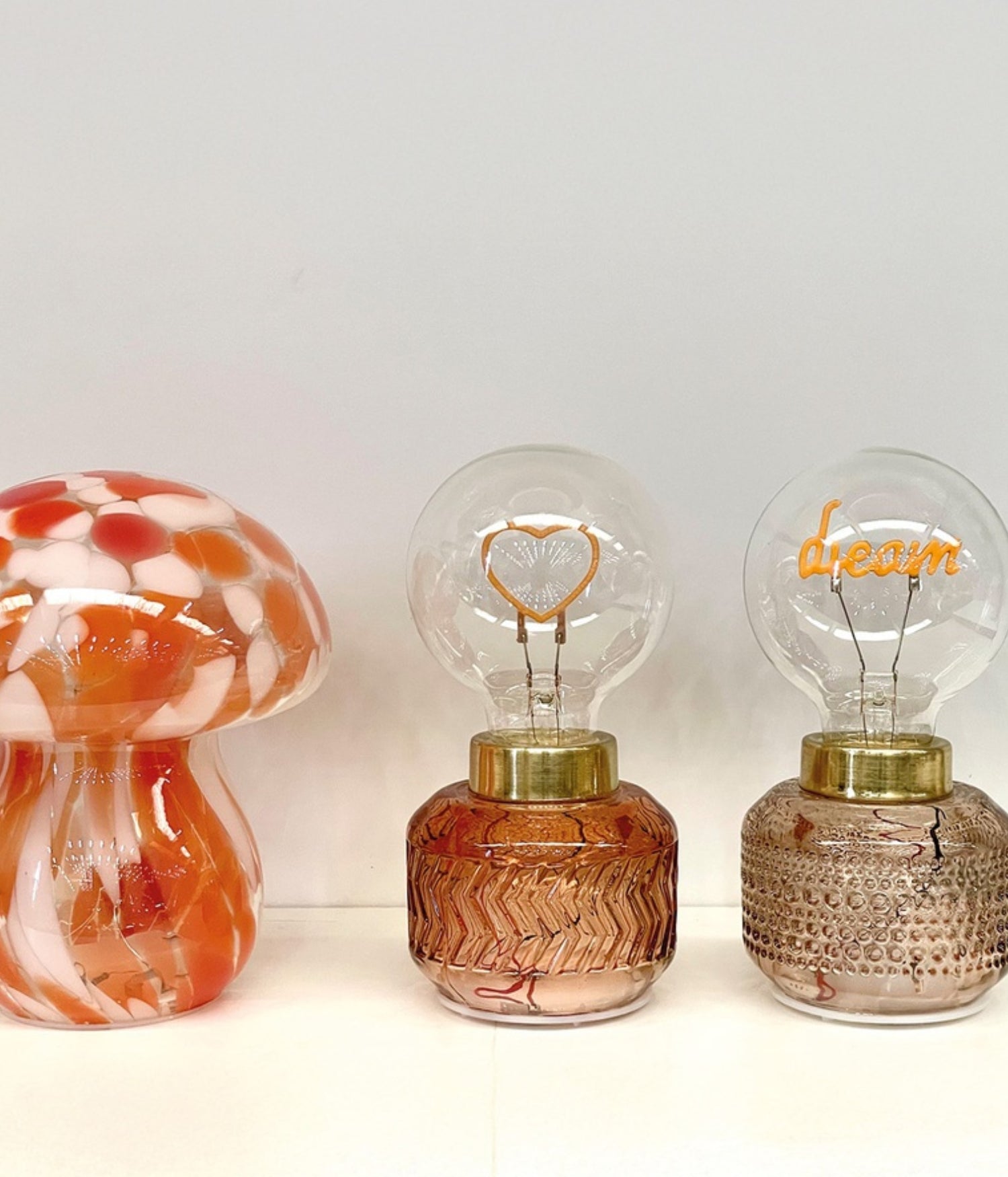 Ancienne petite lampe de fumeur d'opium à six pans en cuivre à décor